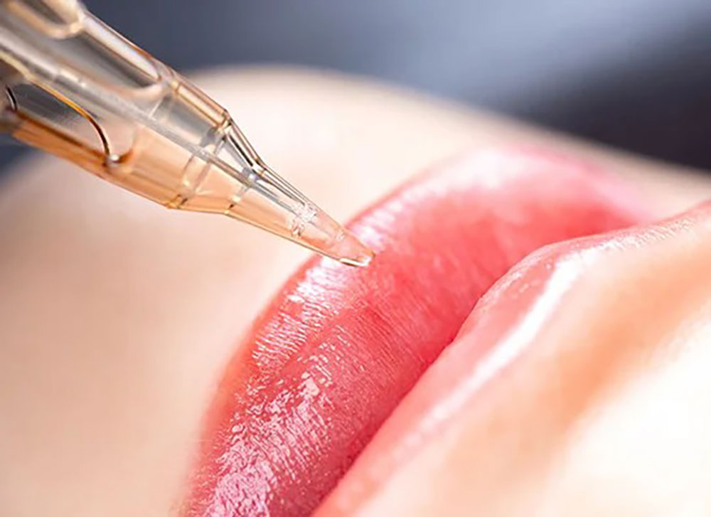 笑顔を彩る、口元のエイジングケア
