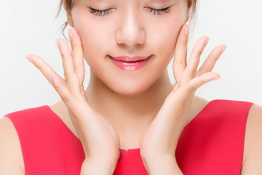 エラ張りの原因、「食いしばり」や「歯ぎしり」に対応する「咬筋ボトックス治療」