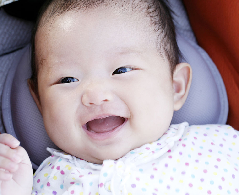 歯が生えてこないうちは、ミュータンス菌は住みつきません。